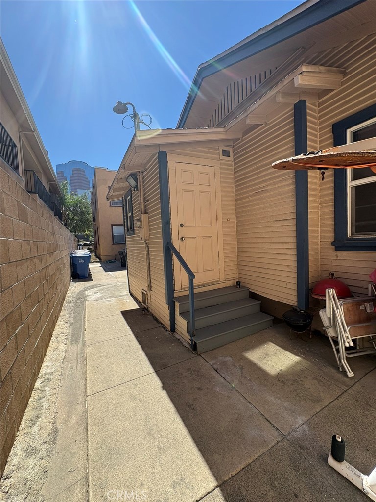 617 West 3rd Street Long Beach, CA 90802 - Photo 8 of 19
