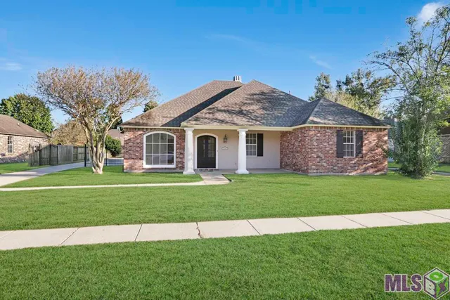 $355,000 | 3162 Riverway Drive, Baton Rouge, LA 70820