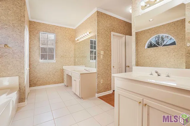 $355,000 | 3162 Riverway Drive, Baton Rouge, LA 70820