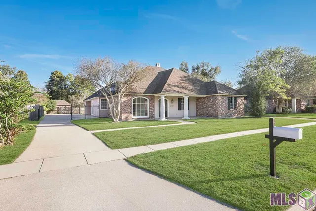 $355,000 | 3162 Riverway Drive, Baton Rouge, LA 70820