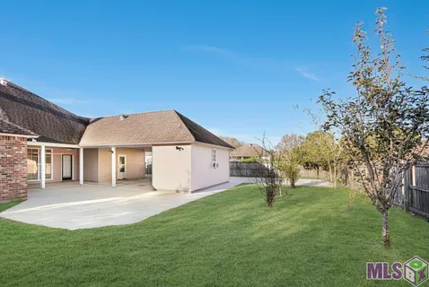 $355,000 | 3162 Riverway Drive, Baton Rouge, LA 70820