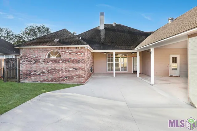 $355,000 | 3162 Riverway Drive, Baton Rouge, LA 70820