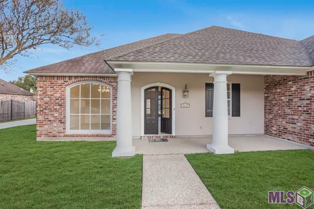 $355,000 | 3162 Riverway Drive, Baton Rouge, LA 70820