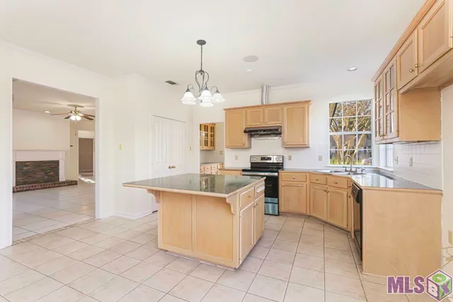 $349,900 | 3162 Riverway Drive, Baton Rouge, LA 70820