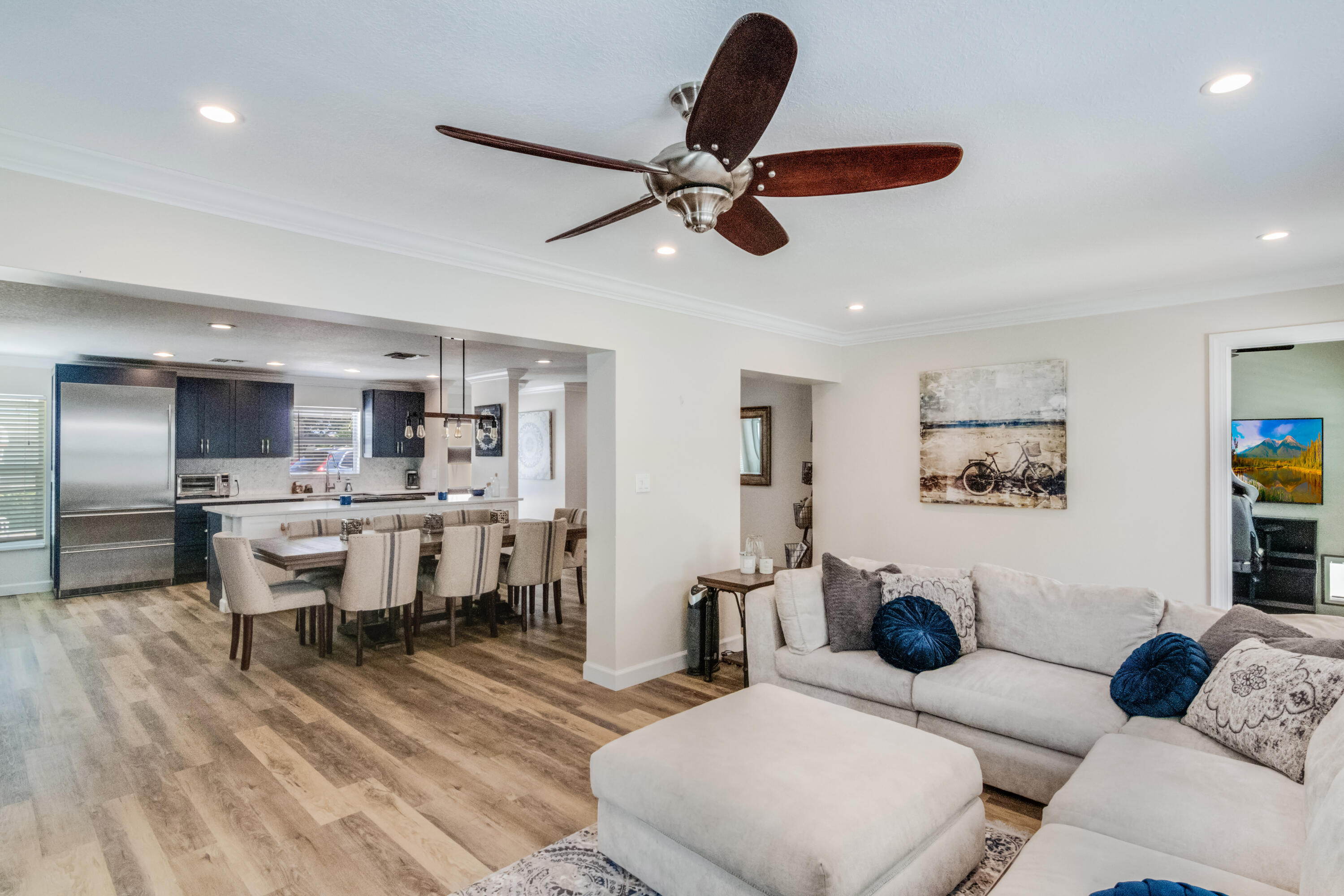925 Laurel Road North Palm Beach, FL 33408 - Photo 11 of 39 Living Room to Kitchen