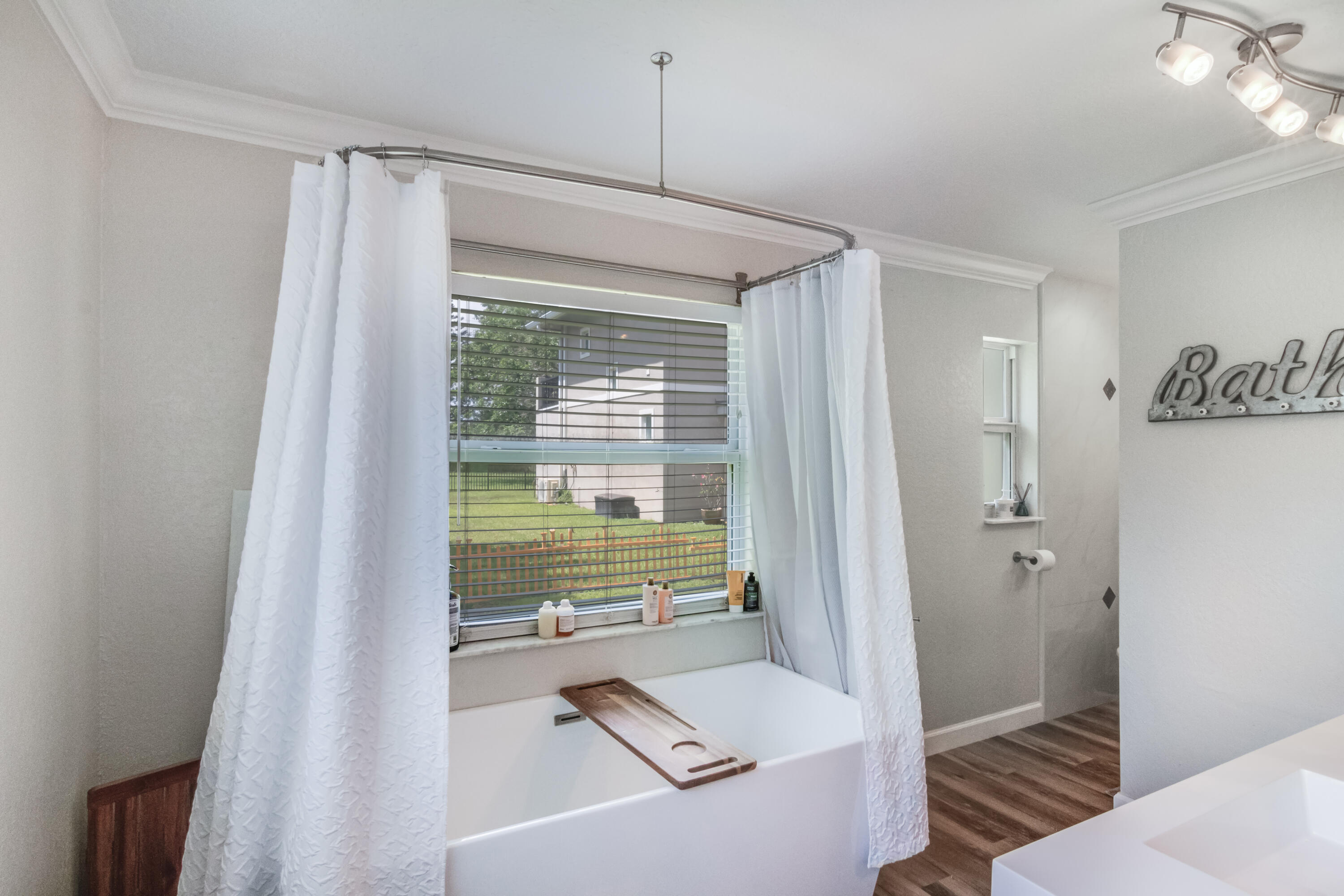 925 Laurel Road North Palm Beach, FL 33408 - Photo 15 of 39 Master Bath