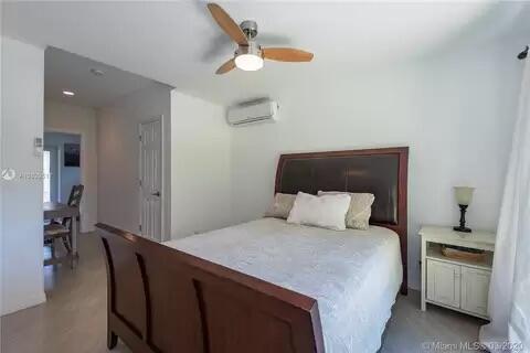 925 Laurel Road North Palm Beach, FL 33408 - Photo 26 of 39 GH 1st Floor Master Bedroom