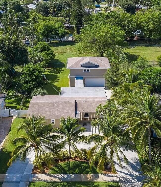 925 Laurel Road North Palm Beach, FL 33408 - Photo 3 of 39 Front exposure aerial 1