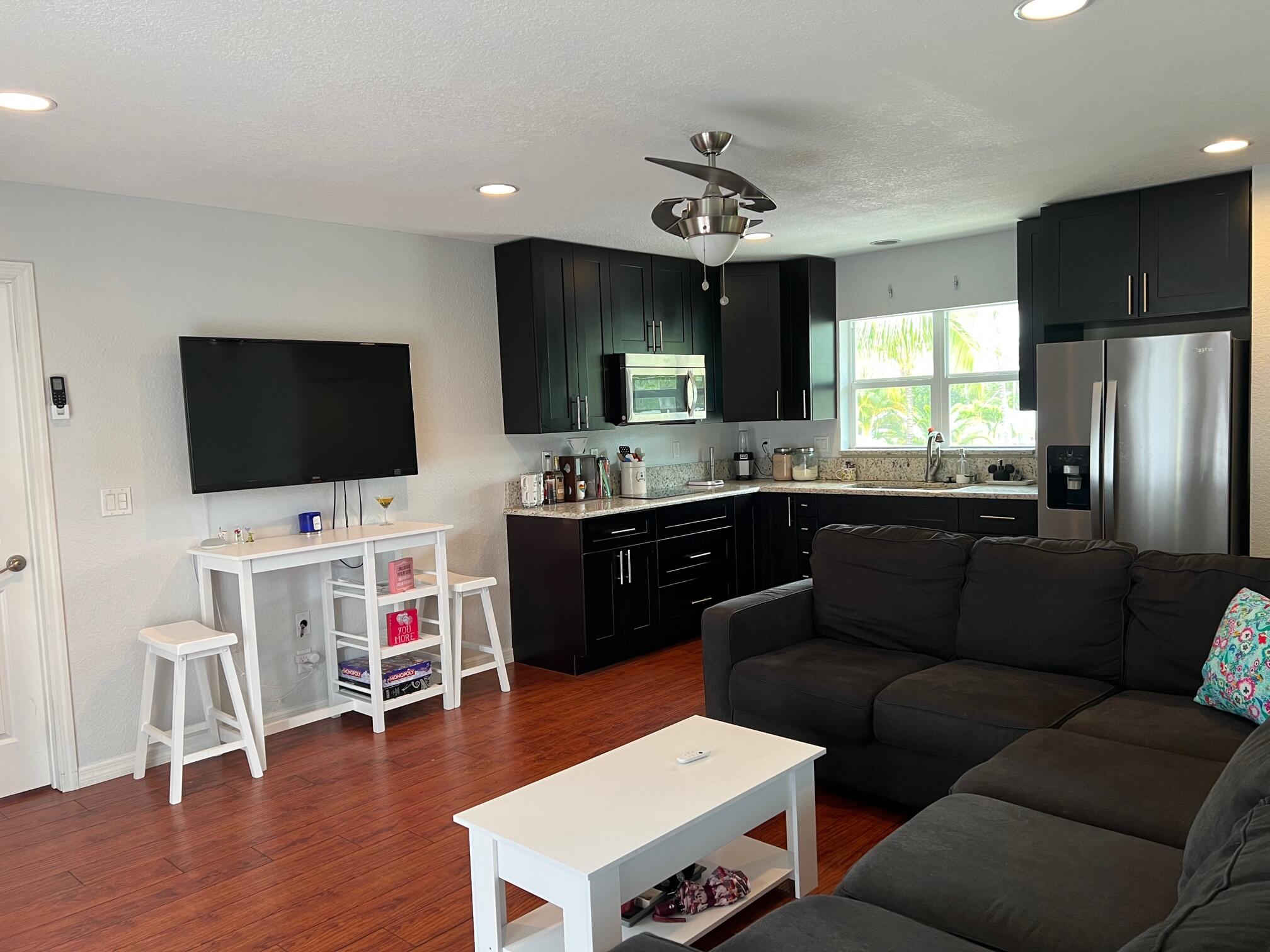 925 Laurel Road North Palm Beach, FL 33408 - Photo 31 of 39 GH 2nd Floor Kitchen/Living Room
