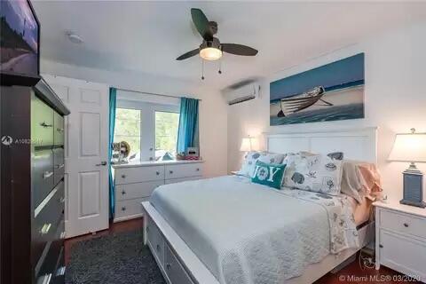 925 Laurel Road North Palm Beach, FL 33408 - Photo 32 of 39 GH 2nd Floor Master Bed
