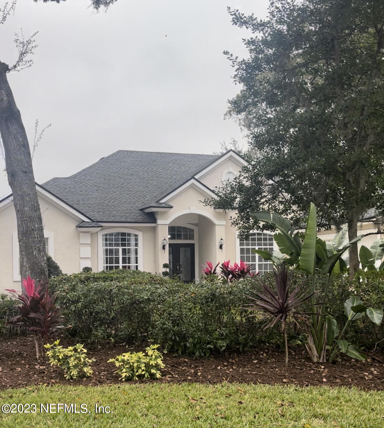 780 Queens Harbor Boulevard Jacksonville, FL 32225 - Photo 5 of 42 a front view of house with yard and green space