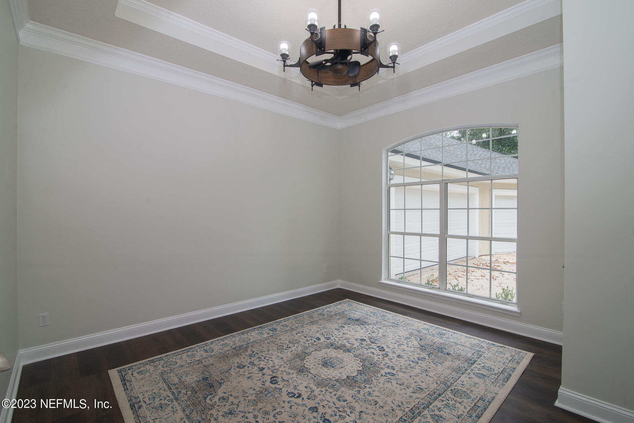 780 Queens Harbor Boulevard Jacksonville, FL 32225 - Photo 9 of 42 an empty room with a window