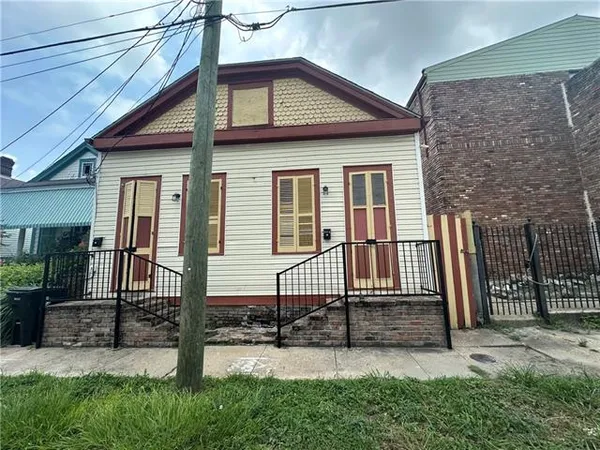 $1,300 | 2413 Third Street, New Orleans, LA 70113