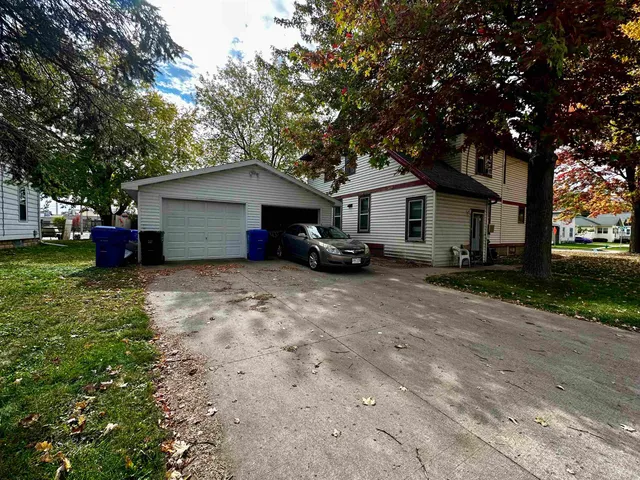 $249,400 | 1426 North Meade Street, Appleton, WI 54911