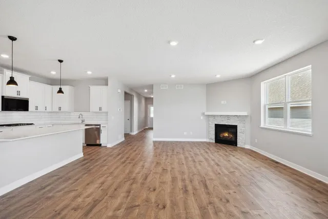 $695,100 | 1604 Oak Creek Pass, Chaska, MN 55318