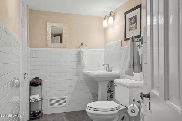 $2,390,000 | 500 Williams Street, Pittsfield, MA 01201