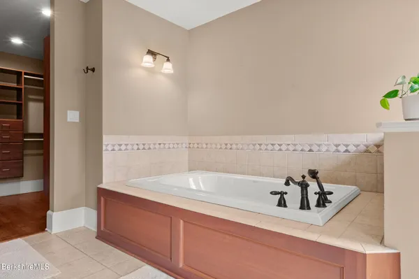 $2,390,000 | 500 Williams Street, Pittsfield, MA 01201