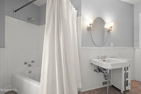 $2,390,000 | 500 Williams Street, Pittsfield, MA 01201