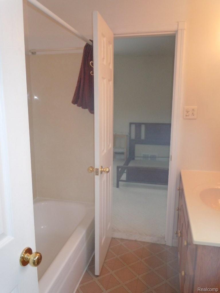 633 Reed Court Northville, MI 48167 - Photo 17 of 23 DSCN2047