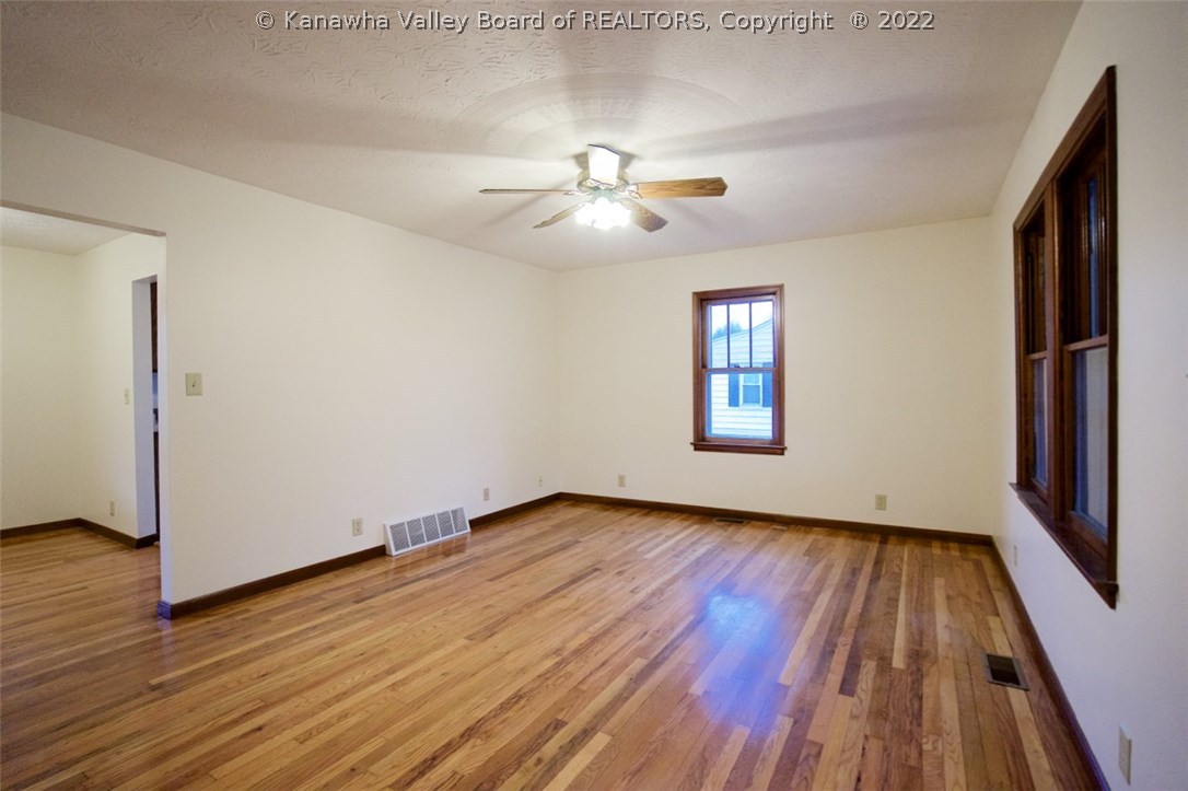 207 North Pinch Road Elkview, WV 25071 - Photo 3 of 24 Gallery Image 3