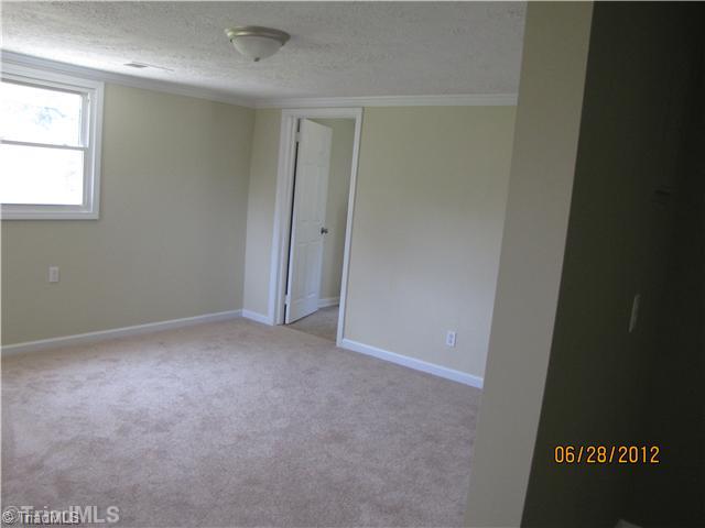 122 Virginia Road Lexington, NC 27295 - Photo 3 of 16 Den/Family/Great Room.