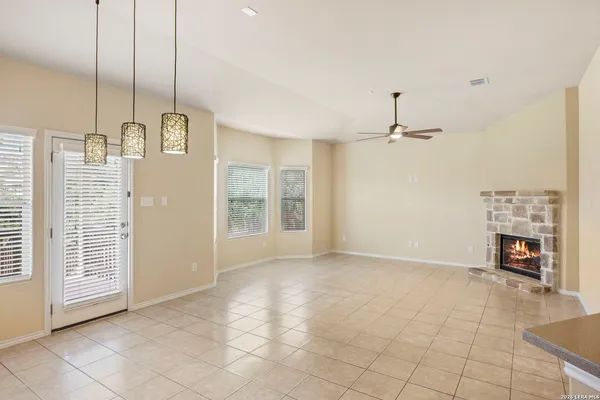 $2,700 | 25839 Big Bluestem, San Antonio, TX 78261