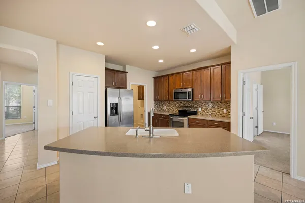 $2,700 | 25839 Big Bluestem, San Antonio, TX 78261