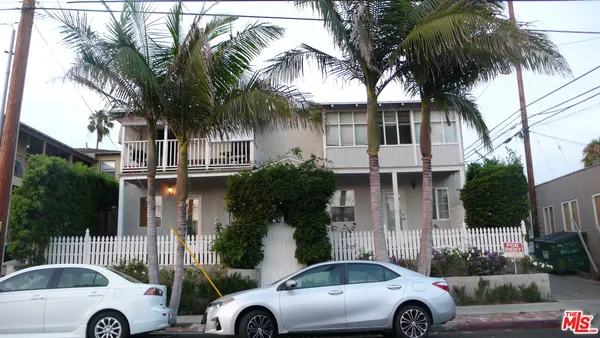 $3,150 | 252 Hampton Drive, Unit A, Venice, CA 90291