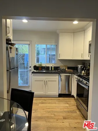 $3,150 | 252 Hampton Drive, Unit A, Venice, CA 90291