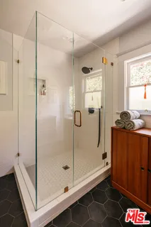 $1,050,000 | 6865 Calhoun Avenue, Van Nuys, CA 91405