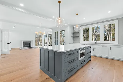 $3,895,000 | 12 Bird Hill Avenue, Wellesley, MA 02481