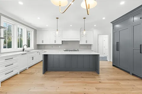 $3,895,000 | 12 Bird Hill Avenue, Wellesley, MA 02481