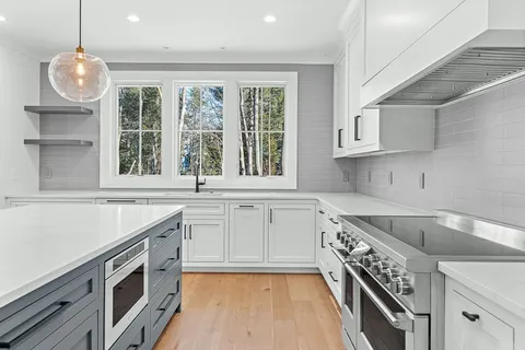 $3,895,000 | 12 Bird Hill Avenue, Wellesley, MA 02481