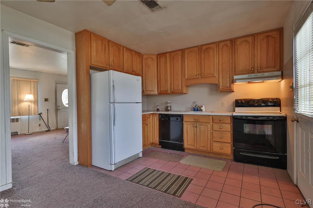 3027 Cornwall Road Bethlehem, PA 18017 - Photo 4 of 15 Gallery Image 4