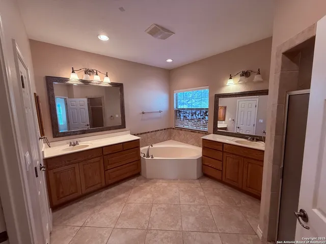 $450,000 | 250 Palomino Trail, Natalia, TX 78059