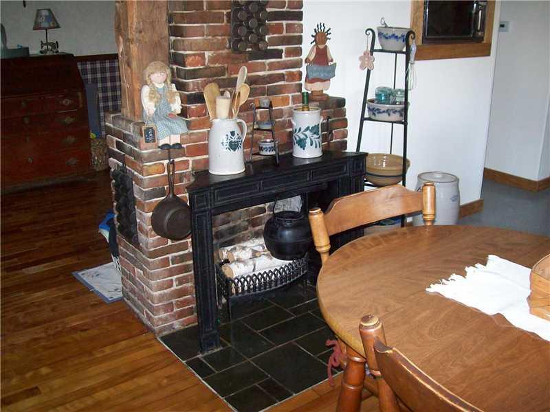 689 Franklin Road Jay, ME 04239 - Photo 11 of 35 Dining Room.