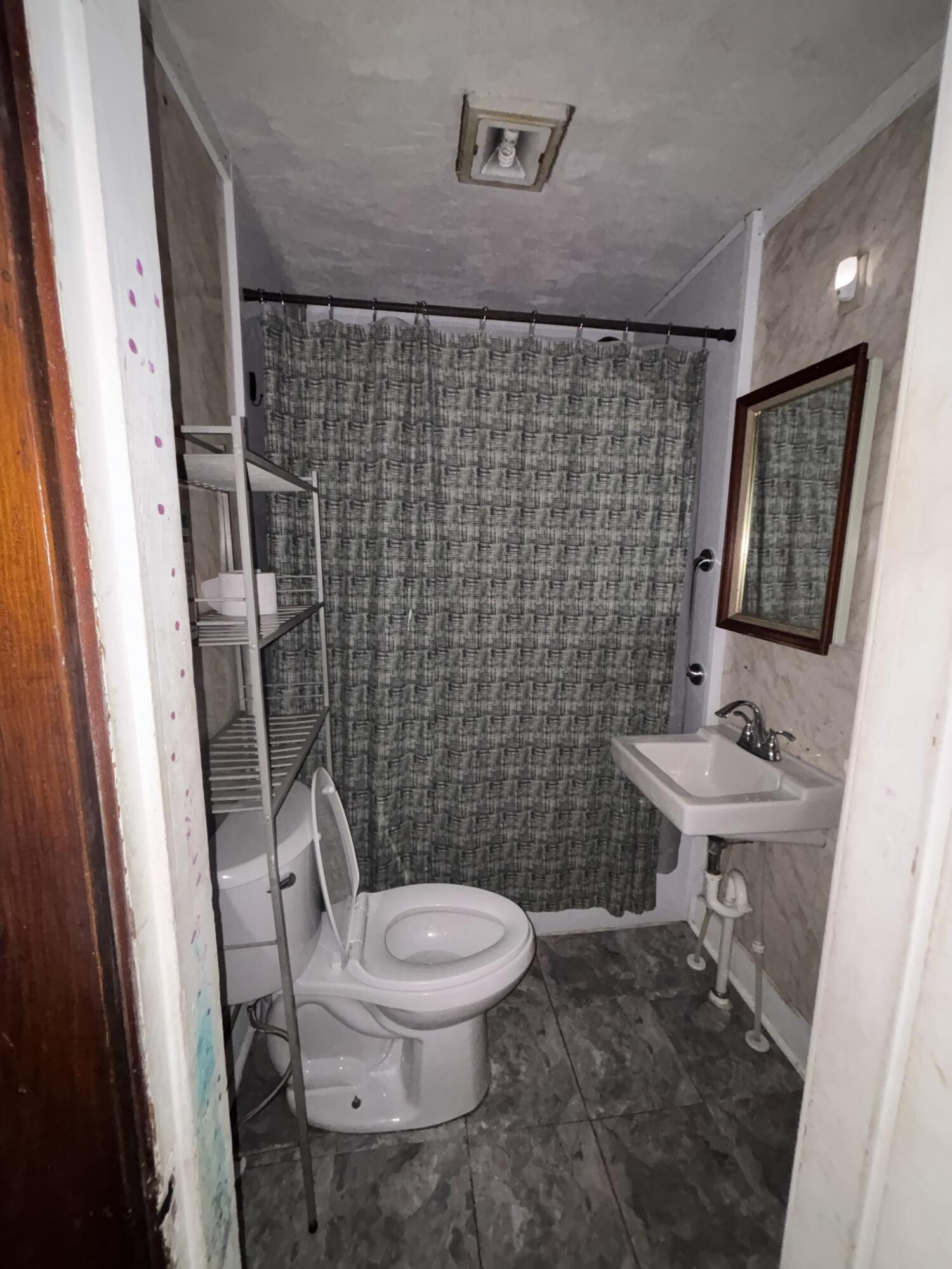 57 Lee Road Lincoln, ME 04457 - Photo 10 of 16 bathroom