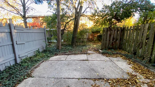 $189,999 | 2633 Hawthorne Lane, Unit B, Flossmoor, IL 60422