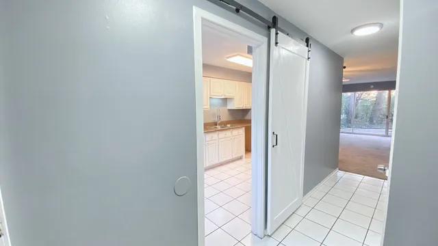 $189,999 | 2633 Hawthorne Lane, Unit B, Flossmoor, IL 60422