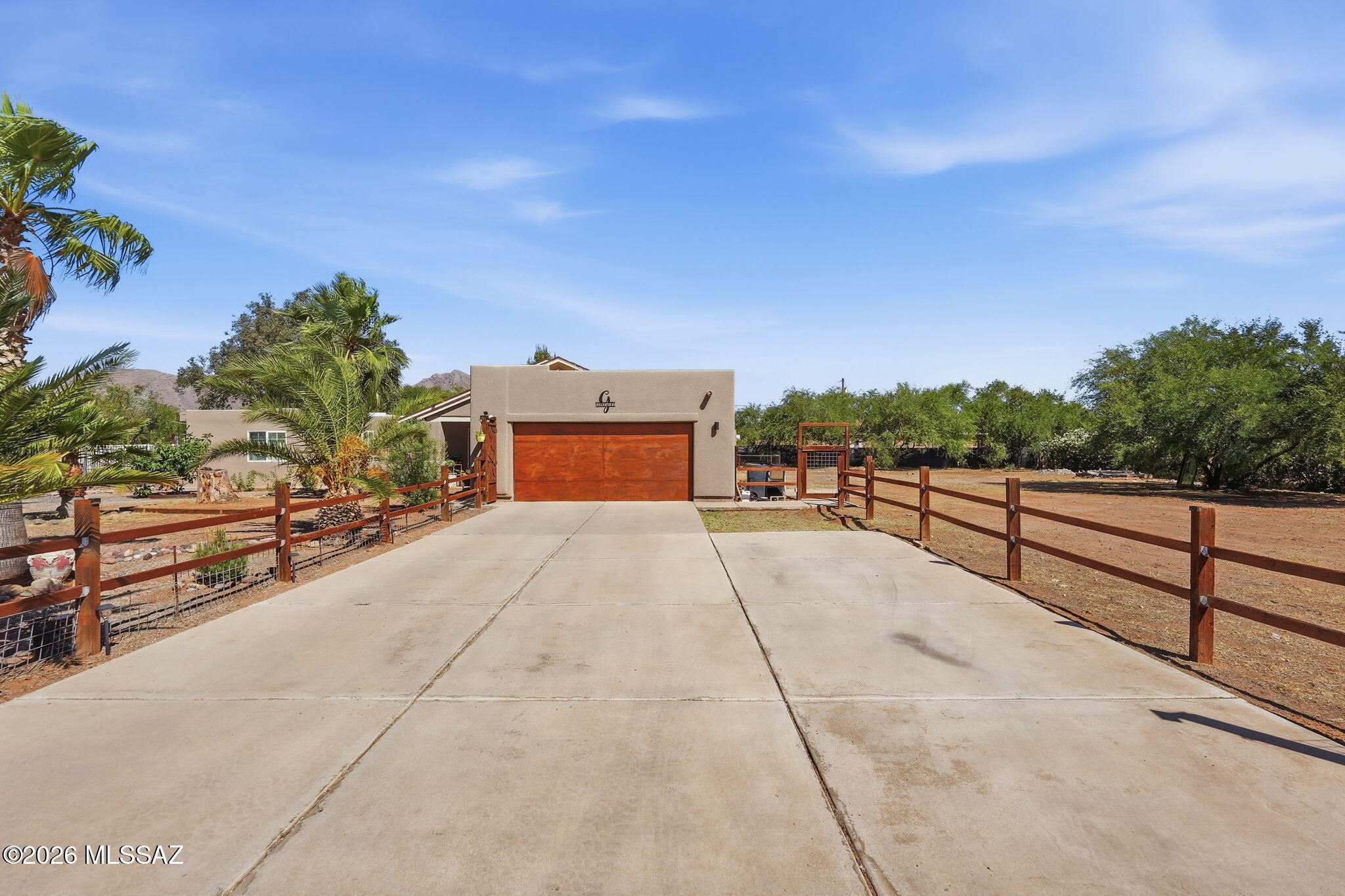 91 Círculo Cortez Rio Rico, AZ 85648 - Photo 1 of 50 Garage/ Driveway