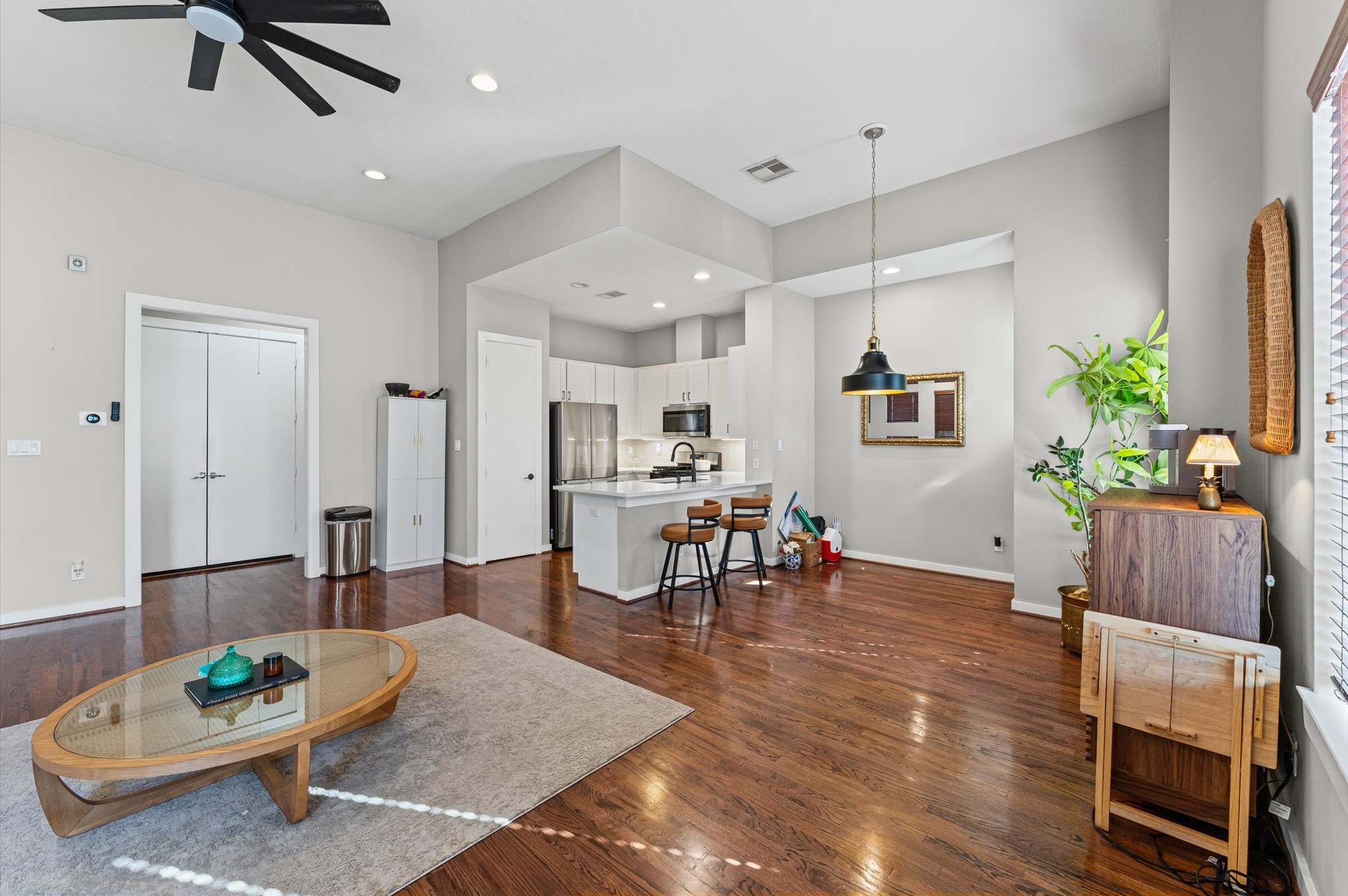 1166 Bonner Street Houston, TX 77007 - Photo 13 of 33 a living room with furniture and a table