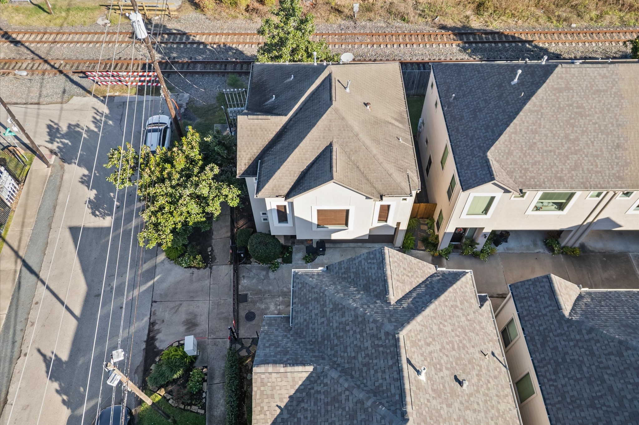 1166 Bonner Street Houston, TX 77007 - Photo 28 of 33 an aerial view of a house with garden