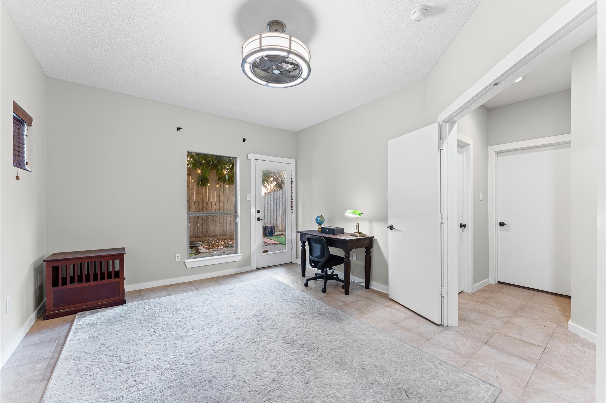 1166 Bonner Street Houston, TX 77007 - Photo 7 of 33 a view of work space with windows