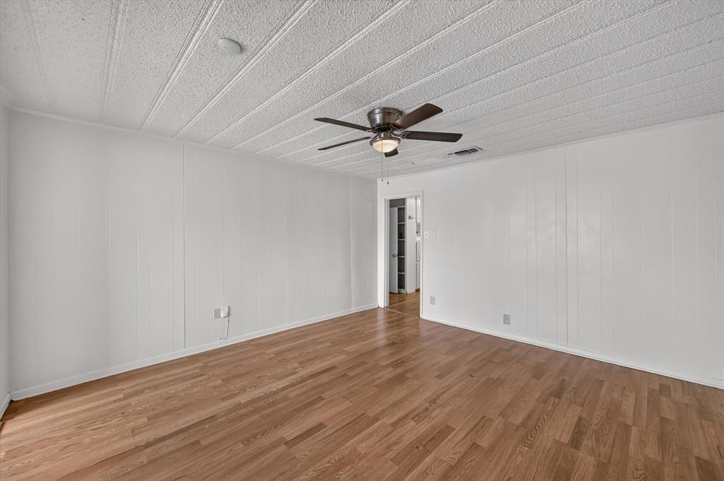 620 West Main Street Crowley, TX 76036 - Photo 10 of 33