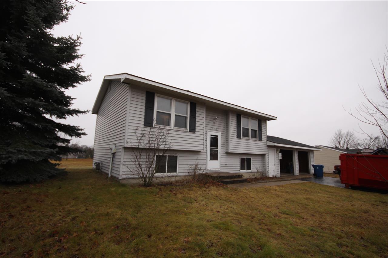 1888 Radcliff Road Traverse City, MI 49685 - Photo 1 of 30 1811458.JPG