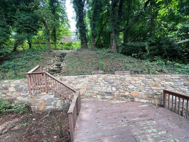 $2,295 | 3120 Stoneridge Road Southwest, Roanoke, VA 24014