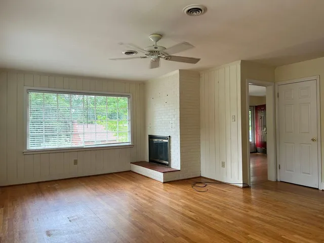 $2,295 | 3120 Stoneridge Road Southwest, Roanoke, VA 24014