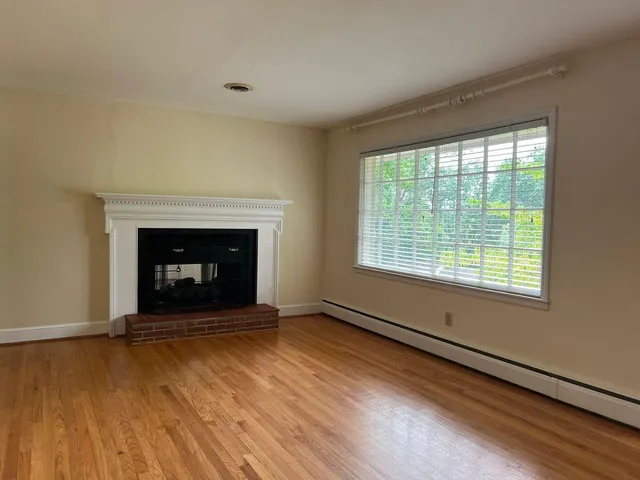 $2,295 | 3120 Stoneridge Road Southwest, Roanoke, VA 24014