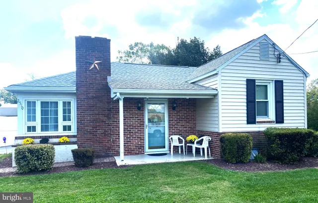 $1,700 | 2510 Whiteford Road, Whiteford, MD 21160