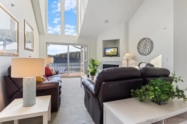 $335,000 | 521 Park Pl Drive, Unit 4E, Kaiser, MO 65047